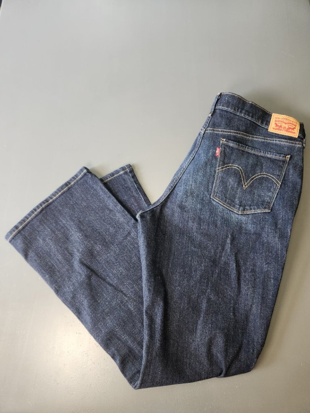 Levi’s 515 Bootcut Dark Wash Blue Jeans Women’s Size 14 36x31 Mid Rise Whiskers